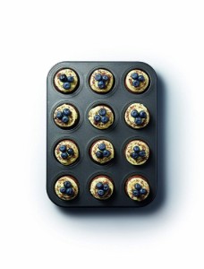 Тава за 12 мини мъфина, 26 х 20 см, изработена от въглеродна стомана - от Kitchen Craft