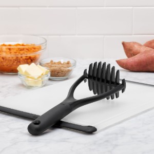 Ръчна преса за картофи, 28 см, найлон - OXO