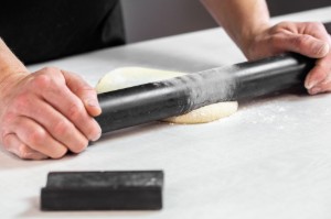 Точилка с държач, 37 см, мрамор - от Kitchen Craft