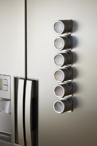 Комплект с магнитна опора за подправки, 43 х 7,5 см - от Kitchen Craft