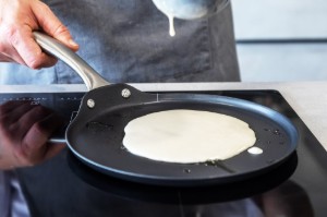 Тиган за палачинки, карбон-стомана, 24 см - от Kitchen Craft