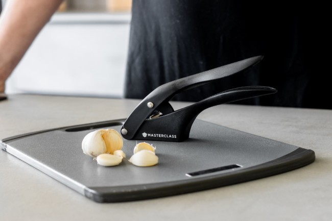 Прибор за пресоване/нарязване на чесън, “MasterClass” - от Kitchen Craft