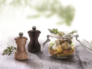 Комплект 2 броя мелнички за сол и черен пипер "Bistro", 10 см, Natural&Chocolate - Peugeot