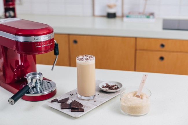 Електрическа еспресо машина "Artisan", 1470W, цвят "Candy Apple" - марка KitchenAid