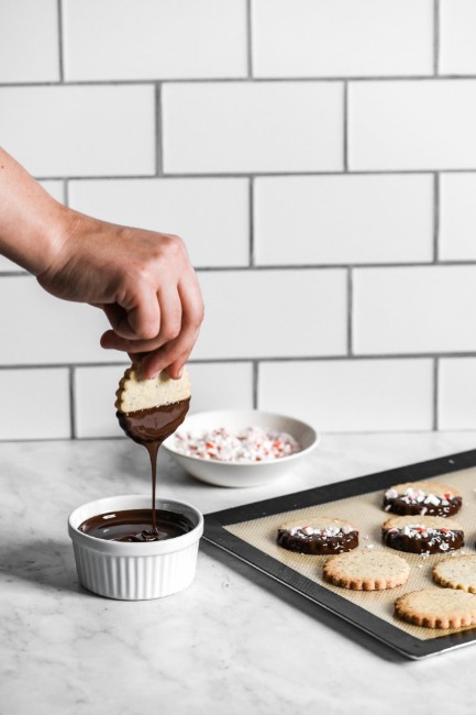 Комплект резачки за кръгли набраздени сладкиши от 9 части, полиамид - de Buyer