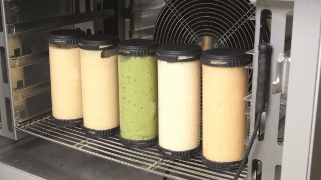 Комплект за сладки "Le Tube Pro" със шприц за сладкиши, 4 туби и 12 накрайника за сладкиши - de Buyer