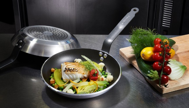 Тиган с незалепващо покритие "CHOC INDUCTION", 32 см - марка "de Buyer"