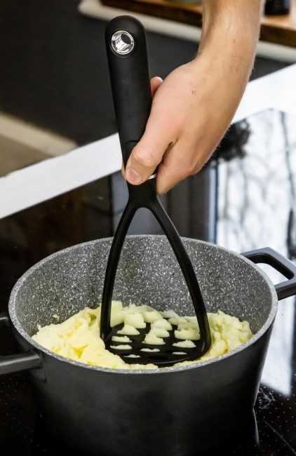 Съд за смачкване на картофи, пластмасов, 28 см - от Kitchen Craft
