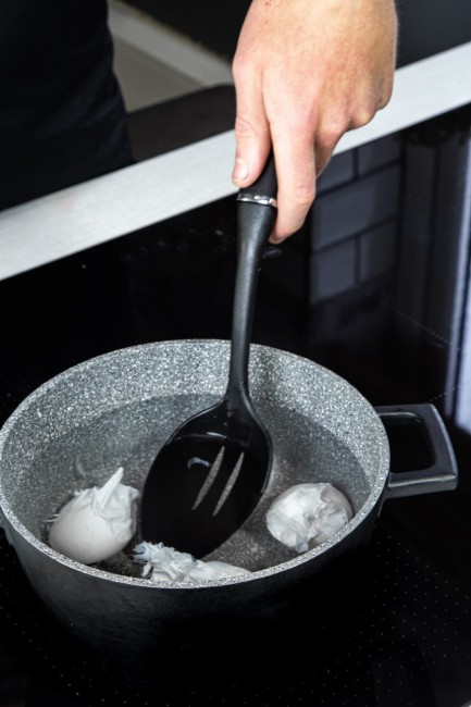 Решетъчна лъжица, пластмасова, 34 см - от MasterClass