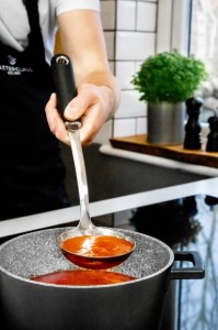 Ладка, неръждаема стомана, 34 см - произведена от Кухненски занаят