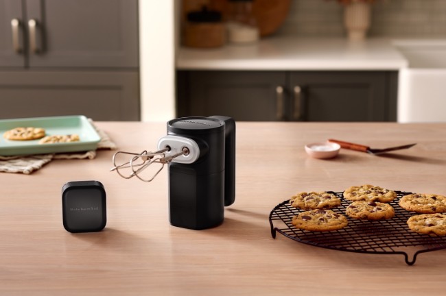 GO акумулаторен ръчен миксер, 7-степенен, с батерия, Matte Black - KitchenAid