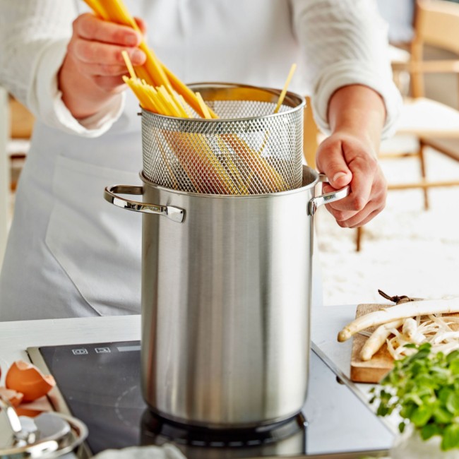 Готварски съд за варени зеленчуци/макаронени изделия, 16 см/4,5 л, от гамата Specialties, неръждаема стомана - Demeyere 