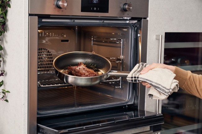 Тиган с незалепващо покритие, неръждаема стомана, 20 см, "Joy Plus" - Zwilling