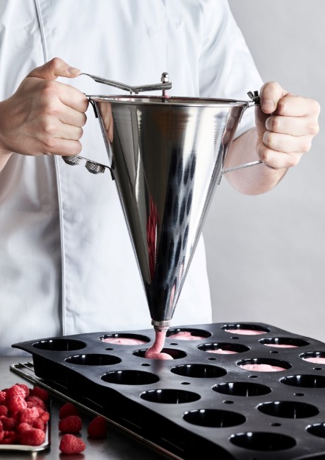 KWIK MAX бутална фуния за дозиране на тесто, със стойка, 3,3 л - марка "de Buyer"