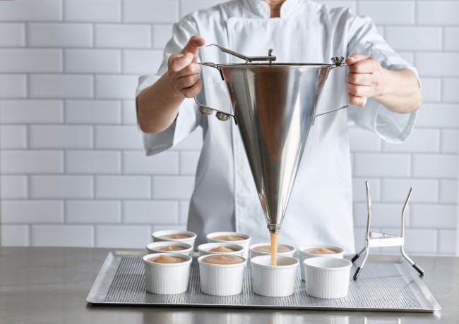 KWIK MAX бутална фуния за дозиране на тесто, със стойка, 3,3 л - марка "de Buyer"