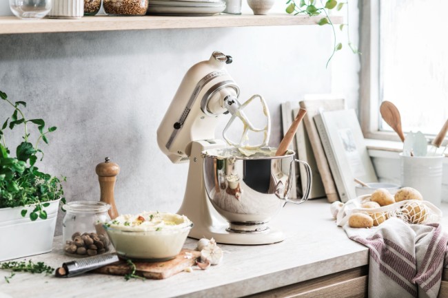 Миксер с купа 4.8л, модел 125, Fresh Linen - KitchenAid