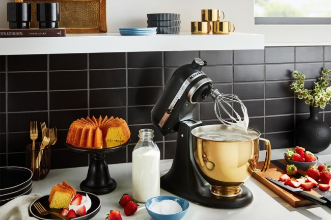 Смесител с 4.8L купа, Занаятчия, Модел 125, Матово Черно - KitchenAid марка