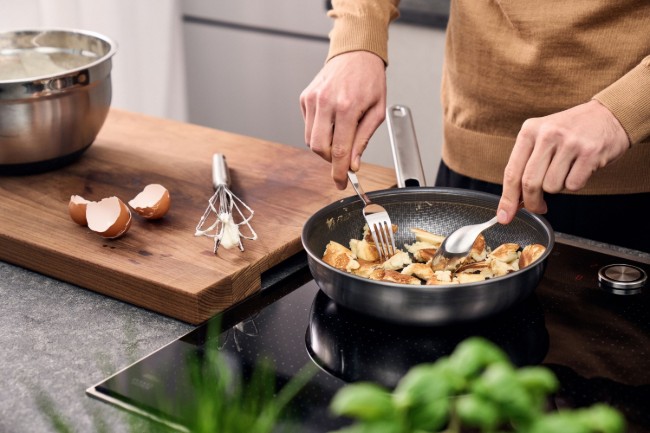 Тиган с незалепващо покритие, неръждаема стомана, 24 см, "Joy Plus" - Zwilling