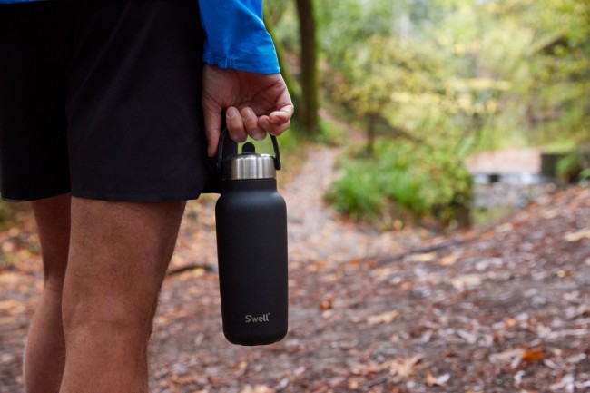 Изолирана бутилка за вода с вградена сламка, неръждаема стомана, 700 ml, "Explorer Flip Straw", Onyx - S'well