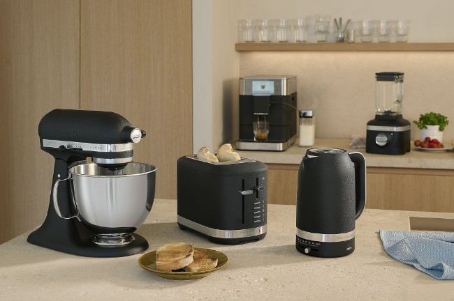 Електрическа кана с променлива температура, 1.7 л, Cast Iron Black - KitchenAid