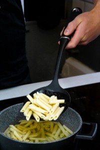 Прибор за отстраняване на пяна, изработен от найлон, 36 см - от MasterClass