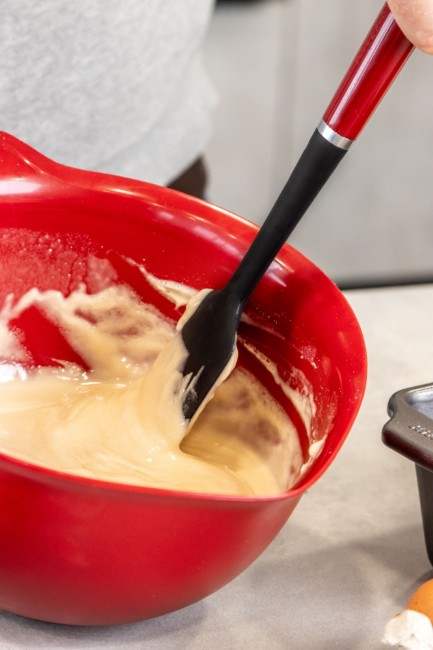 Гъвкава шпатула за торти, силиконова, 30 см, Empire Red - марка KitchenAid