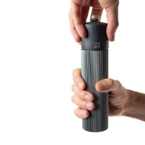 Мелничка за черен пипер, 22 см, "Line", Carbon - Peugeot