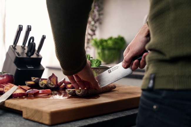 Комплект ножове от 7 части, с вграден модул за заточване, "ZWILLING Pro", ясен - Zwilling