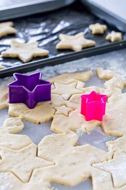 Комплект от 5 торти форми, форма на сърцето - Colourworks