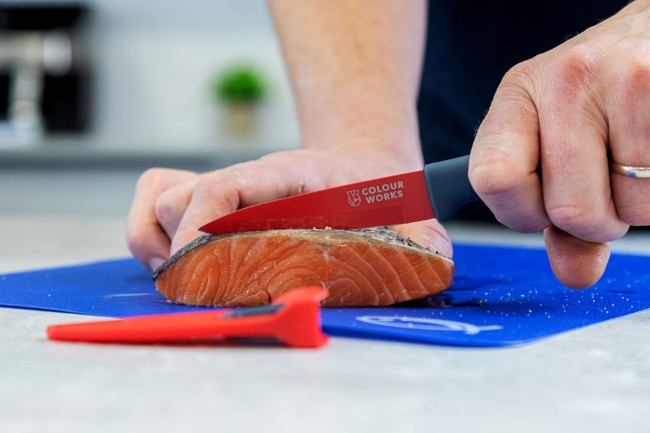 9,5 см нож за белене на плодове и зеленчуци, червен - от Colourworks