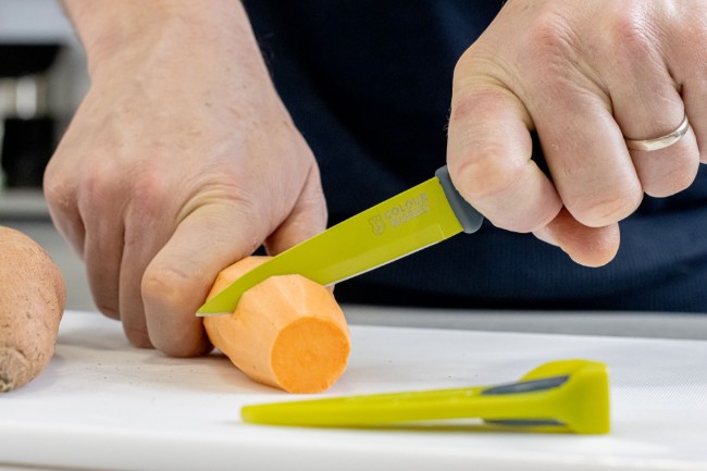 Нож за белене на плодове/зеленчуци, 9,5 см, зелен - от Colourworks