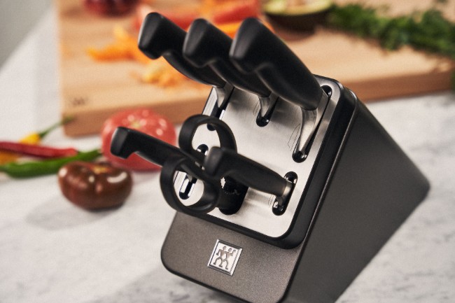 Комплект ножове от 7 части, с вграден модул за заточване, "TWIN Four Star" - Zwilling
