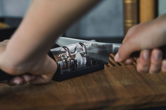 Уред за заточване на ножове - Miyabi