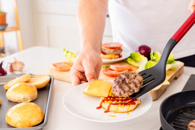 Шпатула с прорези, пластмасова, 34 см, "Classic", Empire Red - KitchenAid