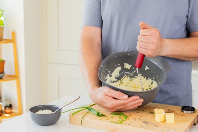 Дробилка за картофи, неръждаема стомана, 25.5 см, "Classic", Empire Red - KitchenAid