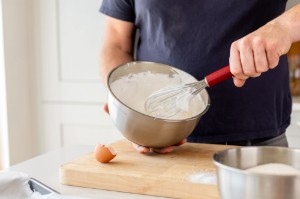 Телка за разбиване от неръждаема стомана, 27 см, "Classic", Empire Red - KitchenAid