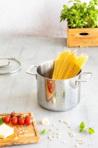 Тенджера от неръждаема стомана с капак, 24 см/8,5 л, "Signature" - BRA