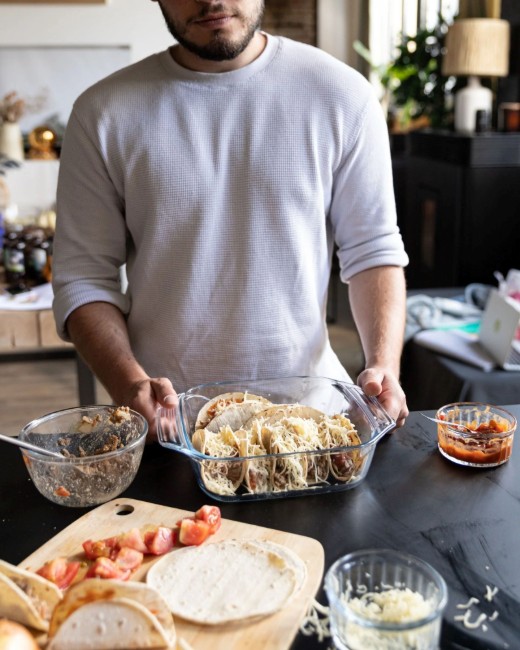 Квадратна чиния, изработена от термоустойчиво стъкло, 22 x 22 см / 2,4 л, "Let's Share" - Pyrex