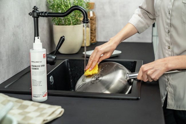 Почистващ спрей за неръждаема стомана, 250 ml, "ZWILLING Plus" - Zwilling