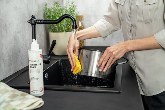 Почистващ спрей за неръждаема стомана, 250 ml, "ZWILLING Plus" - Zwilling
