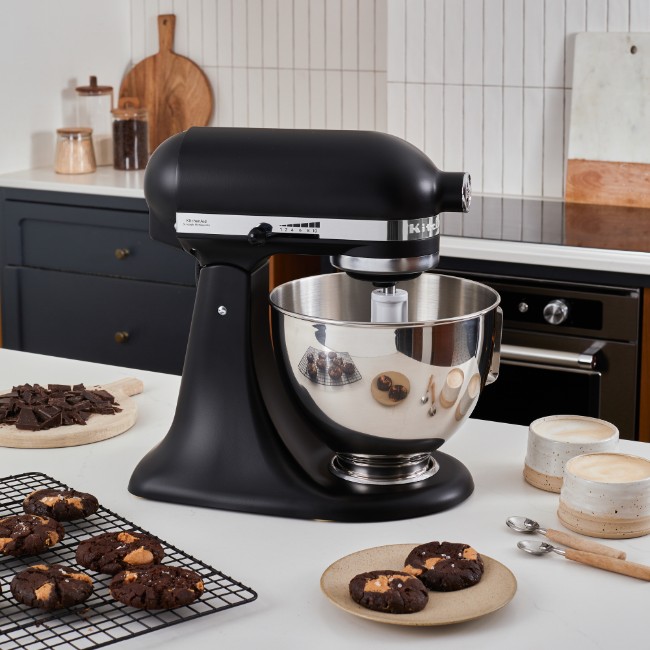 Стационарен миксер с купа 4.3 л, модел 95, Matte Black - KitchenAid