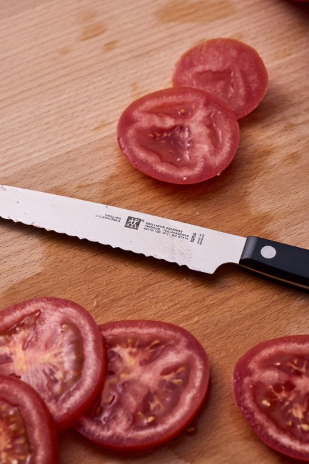 Универсален нож, назъбено острие, 13 см, "ZWILLING Gourmet" - Zwilling