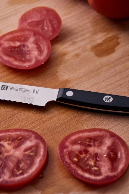 Универсален нож, назъбено острие, 13 см, "ZWILLING Gourmet" - Zwilling