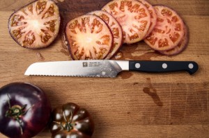 Универсален нож, назъбено острие, 13 см, <<ZWILLING Pro>> - Zwilling