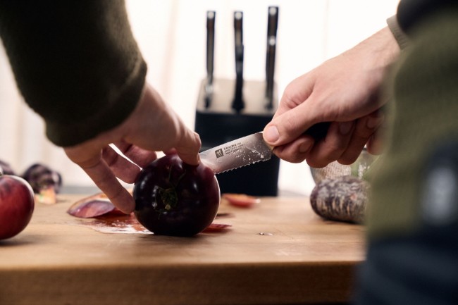 Универсален нож, назъбено острие, 13 см, <<ZWILLING Pro>> - Zwilling