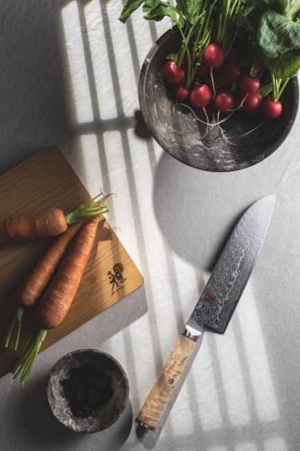 Японски нож Santoku, 18 см, 5000 MCD - Miyabi