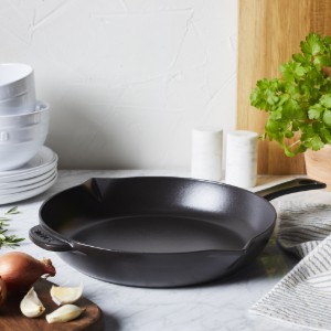 Чугунен тиган 26 см, Black - Staub