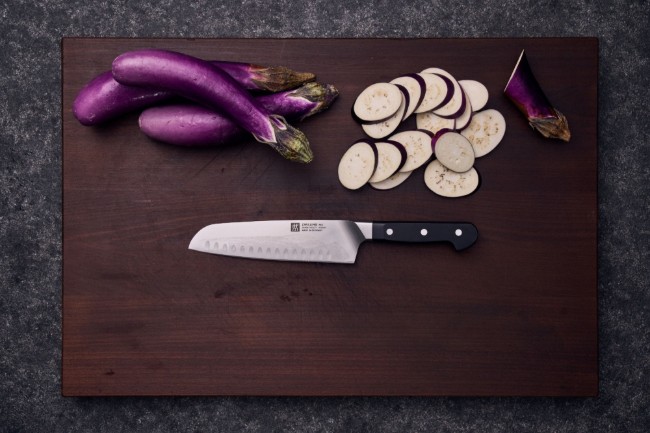Нож Santoku, 18 см, <<ZWILLING Pro>> - Zwilling