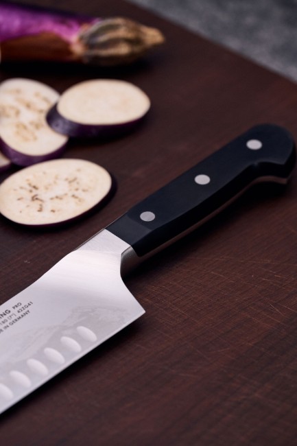 Нож Santoku, 18 см, <<ZWILLING Pro>> - Zwilling