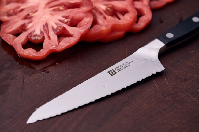 Нож на готвача, назъбено острие, 14 см, ZWILLING Pro - Zwilling